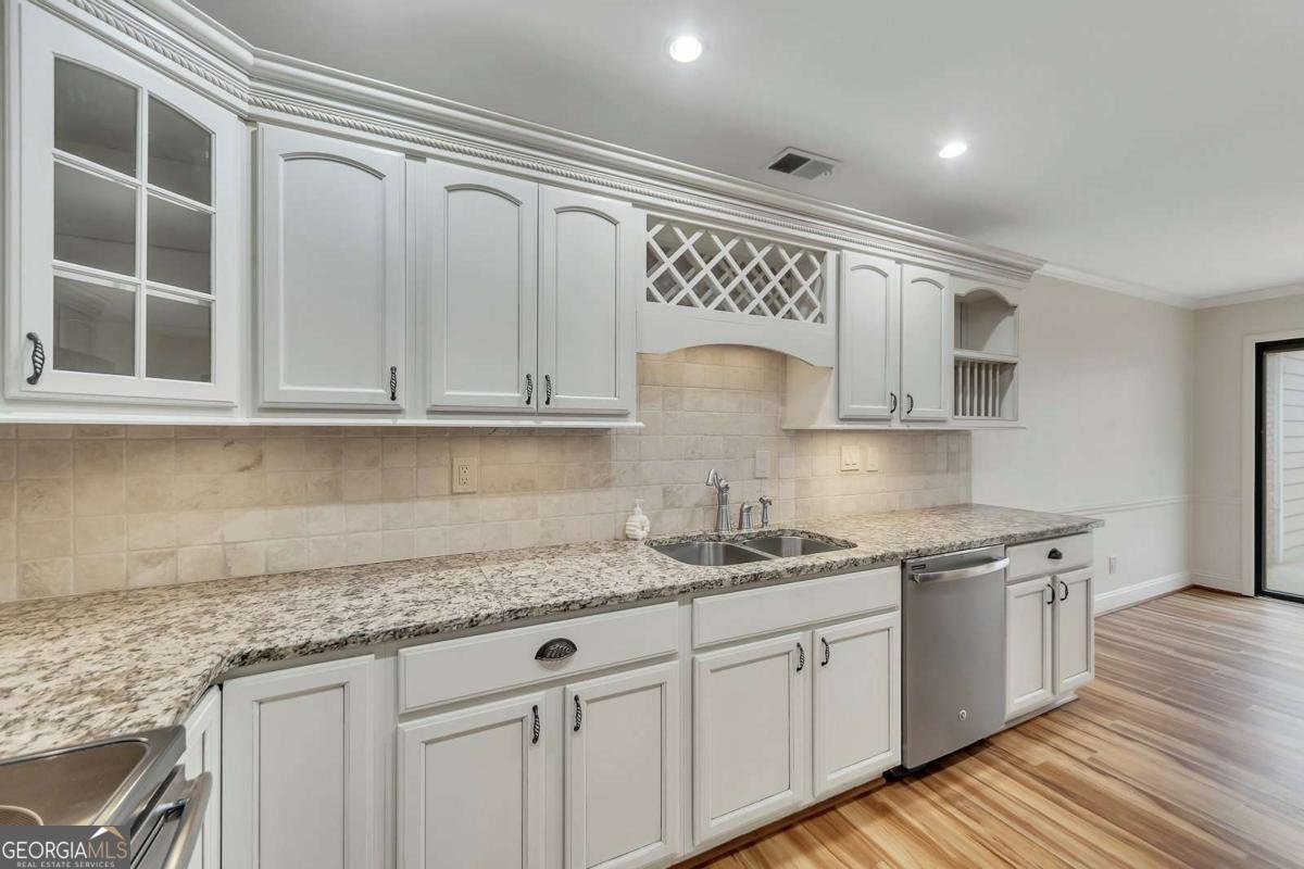 110 Great Oaks Lane Roswell - 17
