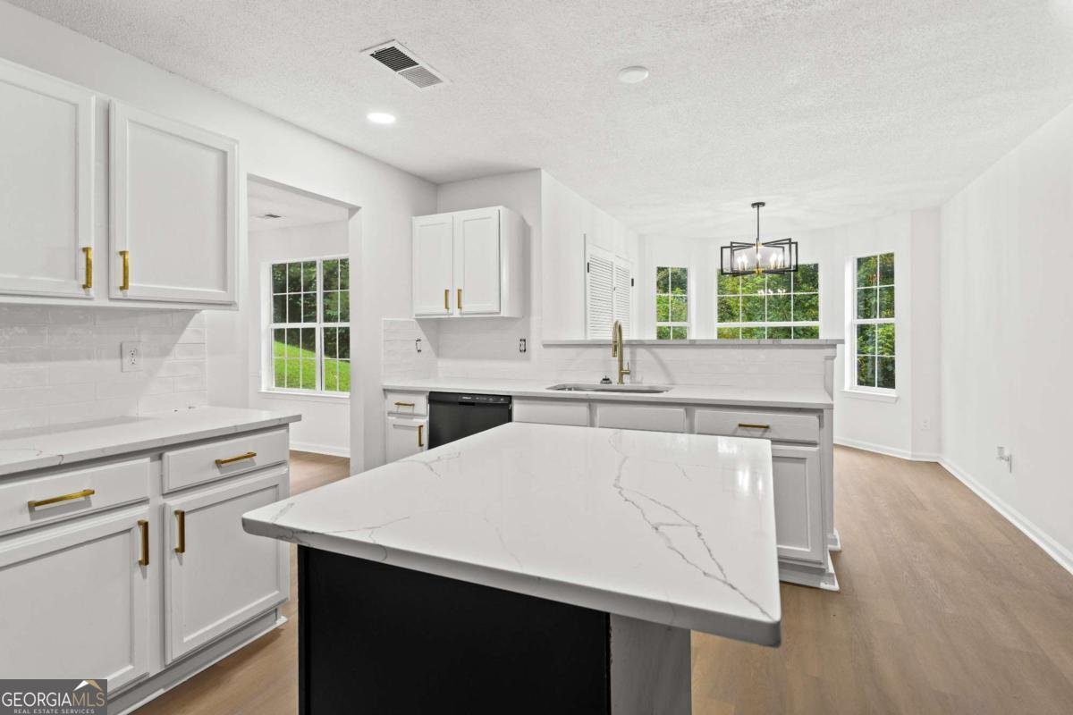 3636 River Heights Ellenwood - 13