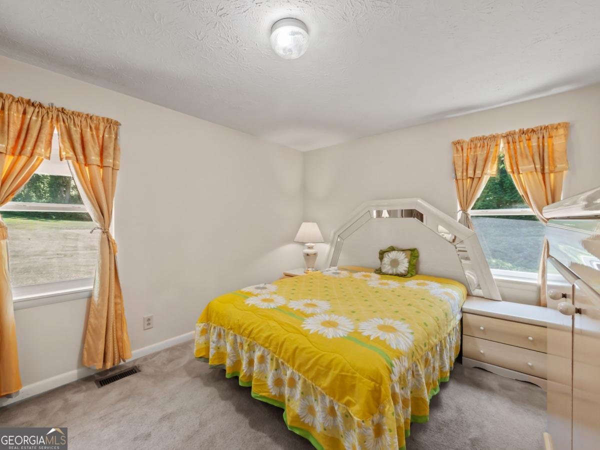 4058 Twin Springs Road Gainesville - 22