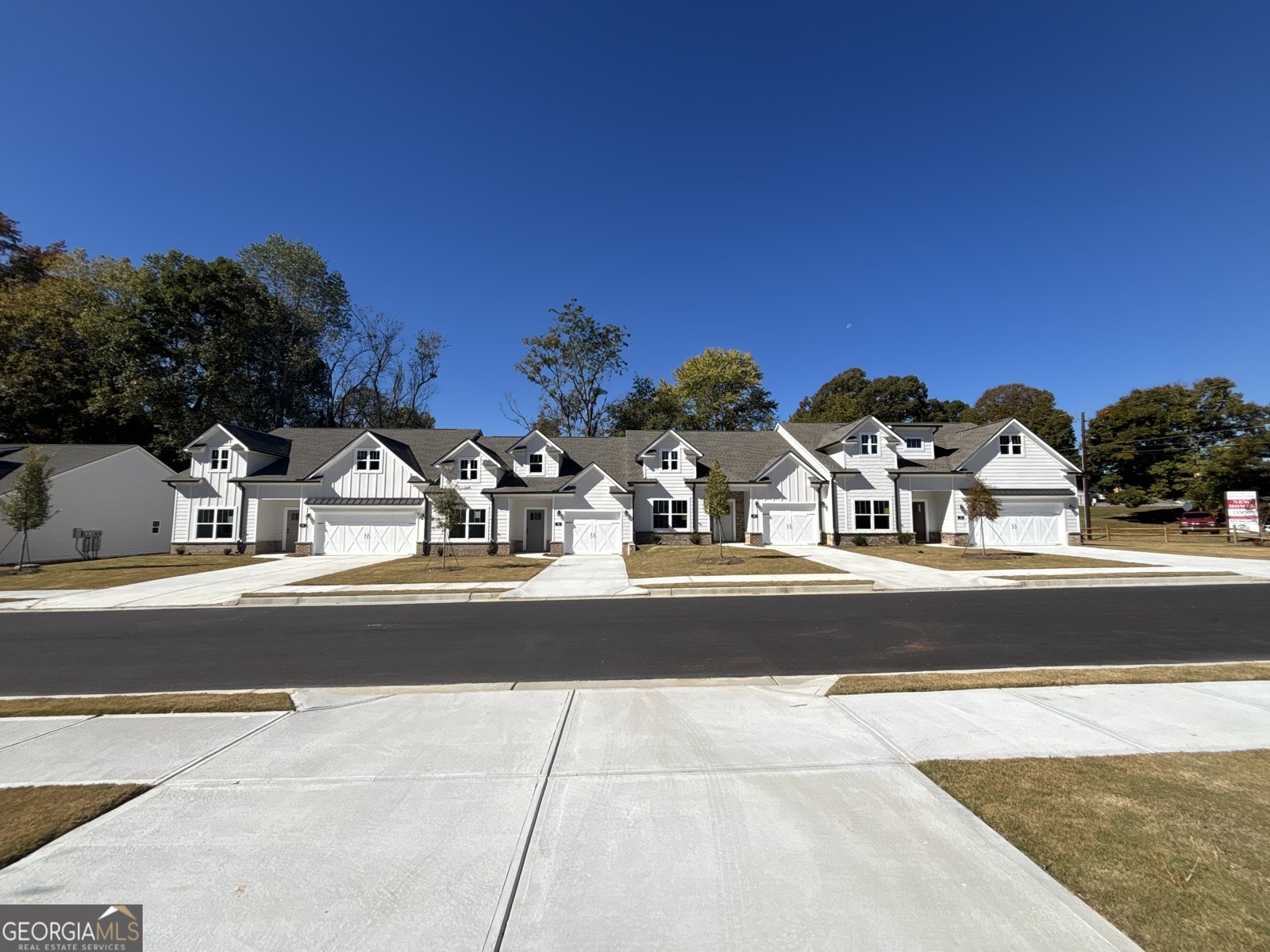 20 Village Court Cleveland - 3