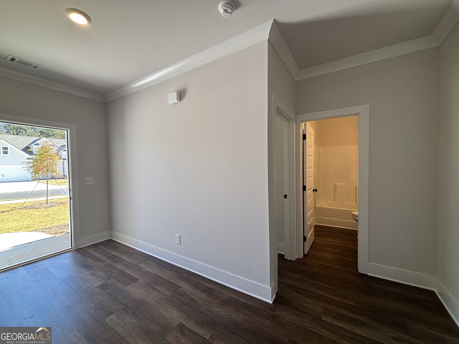 20 Village Court Cleveland - 5