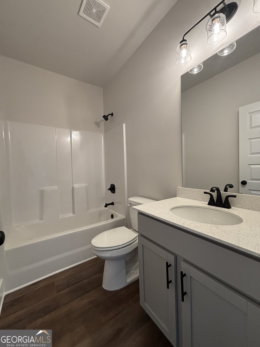 20 Village Court Cleveland - 8