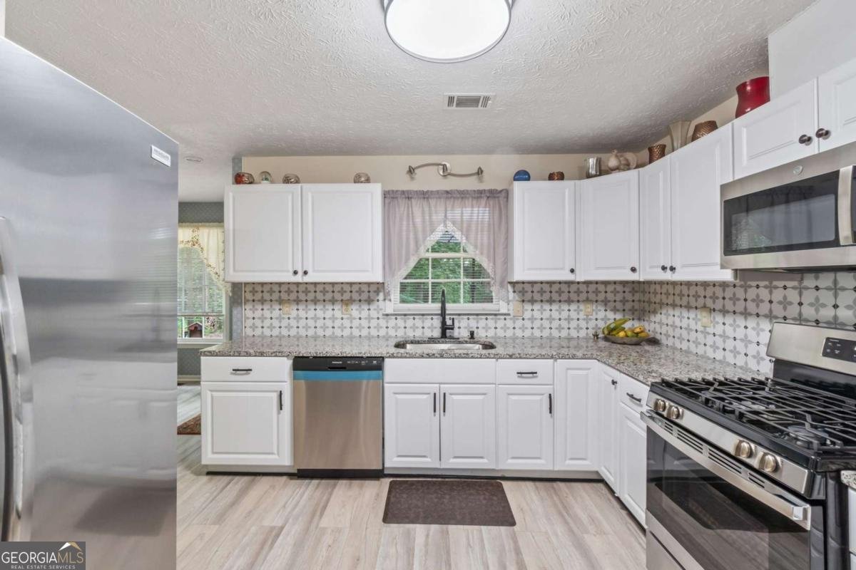 232 CLARKDELL Drive Stockbridge - 14