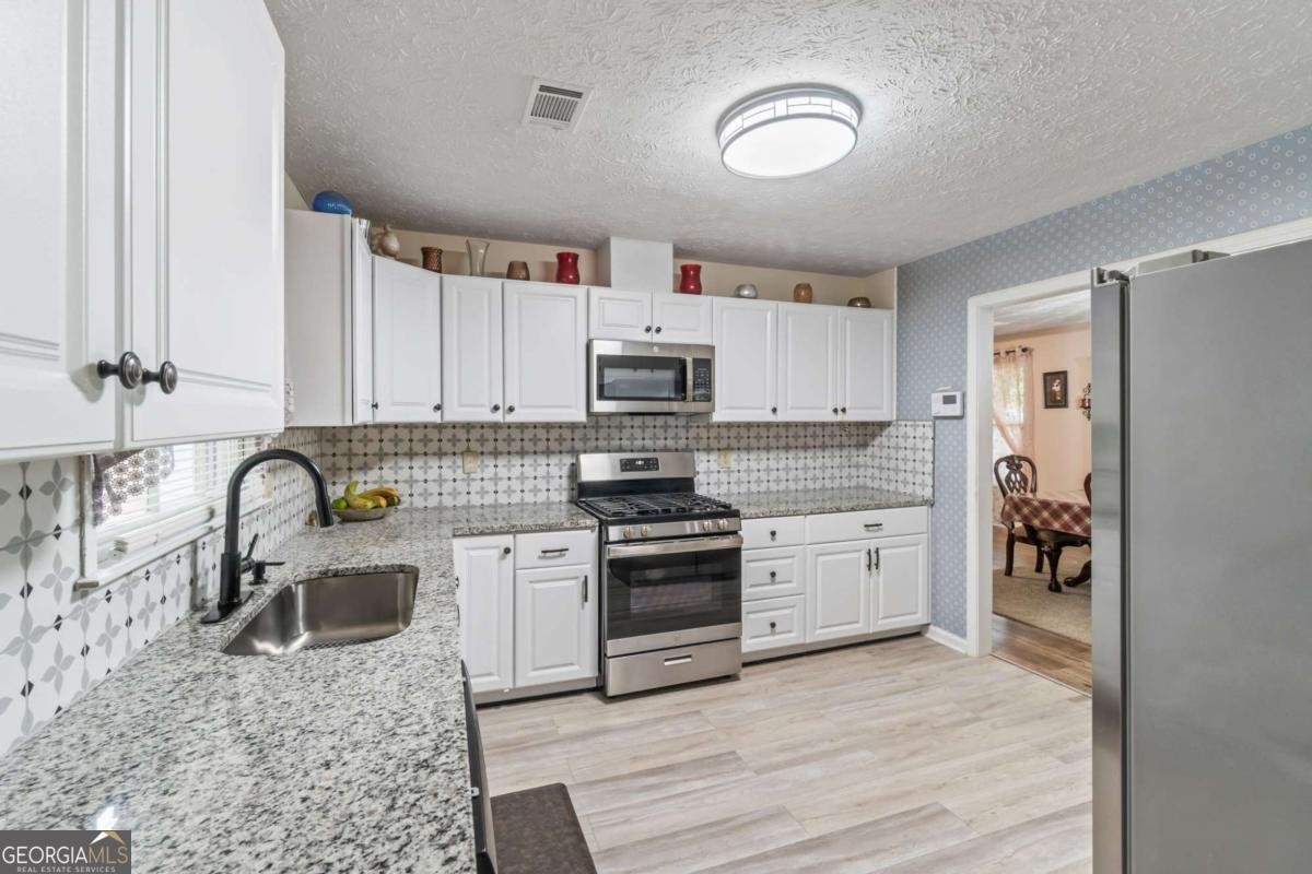 232 CLARKDELL Drive Stockbridge - 16