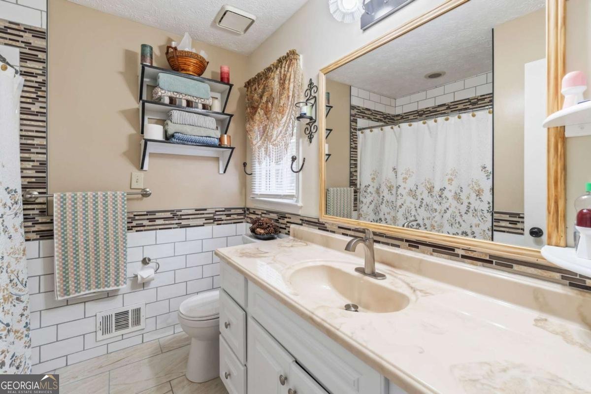 232 CLARKDELL Drive Stockbridge - 26