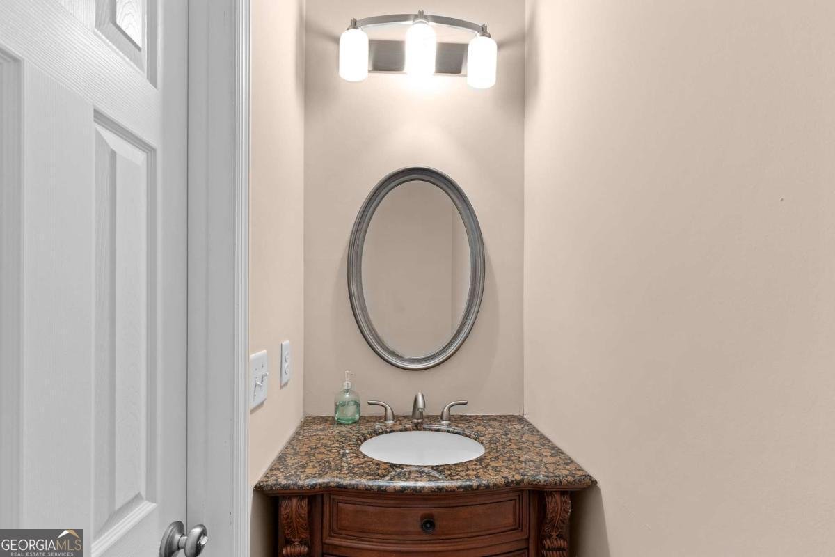 13581 Weycroft Circle Alpharetta - 13