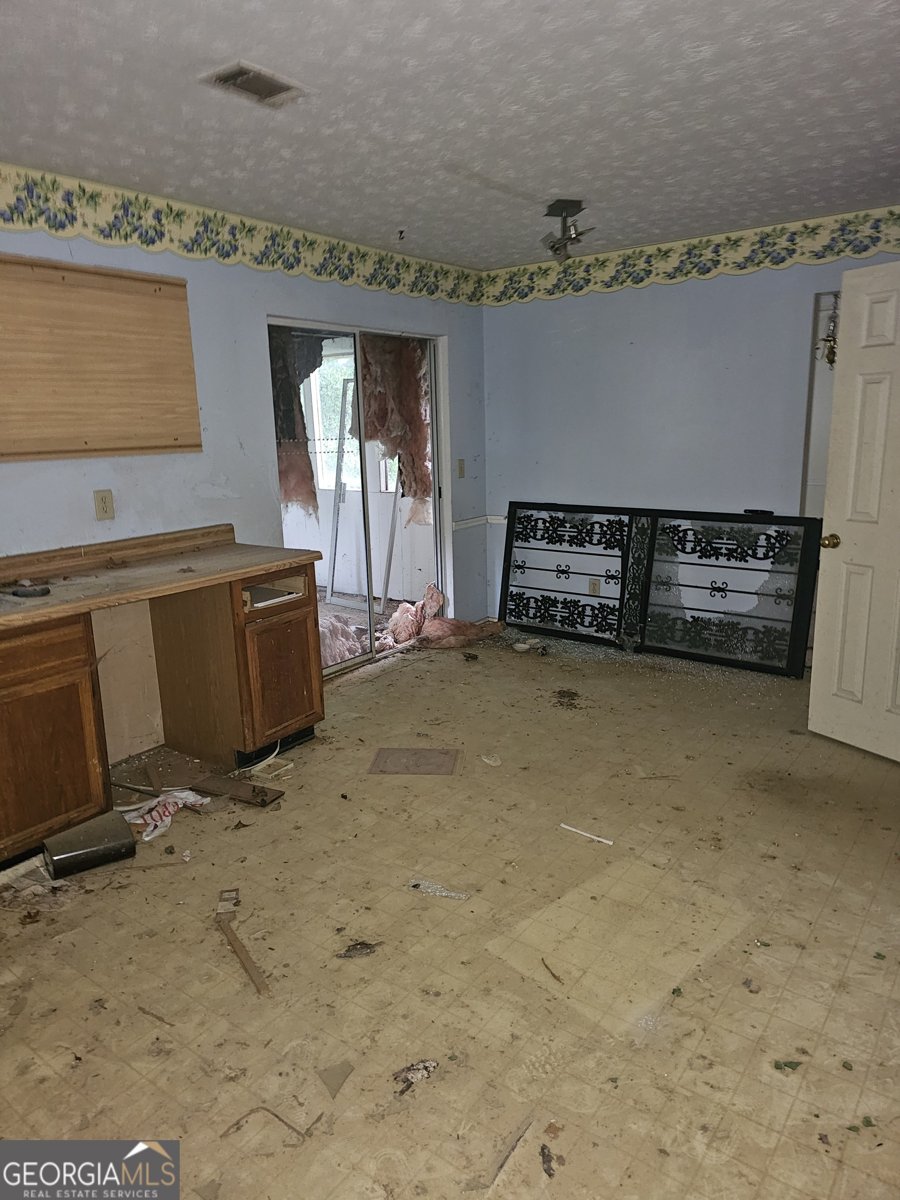 3587 Portsmouth Cir Lithonia - 21