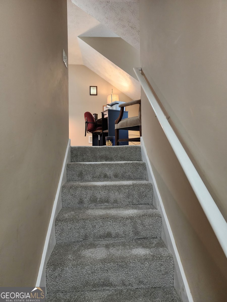 520 Lake Drive Oxford - 18