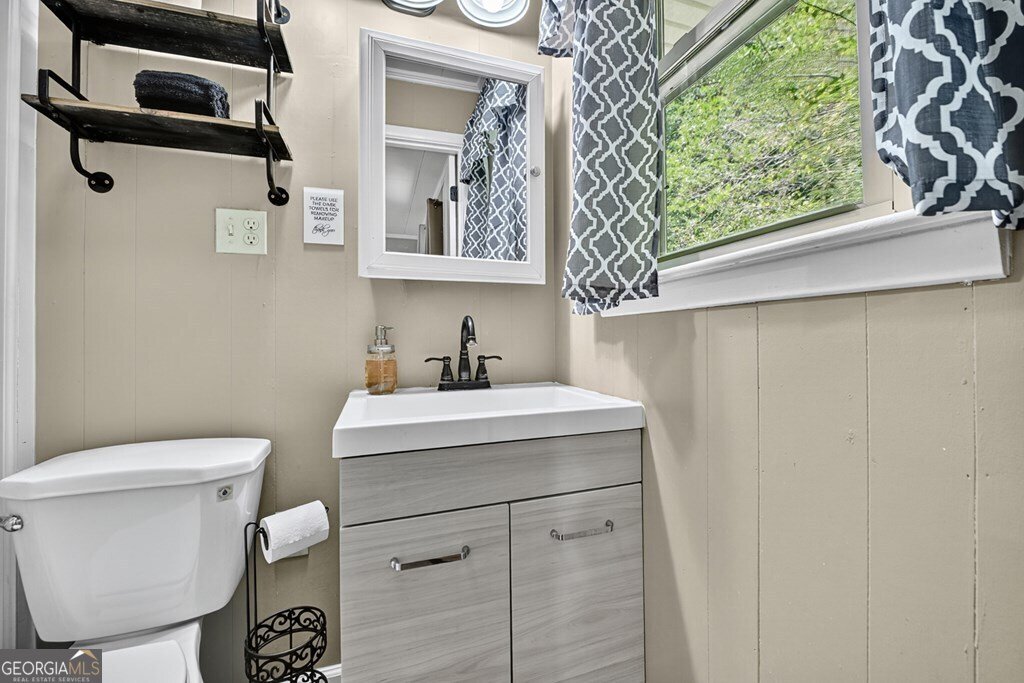 881 Aska Road Blue Ridge - 29