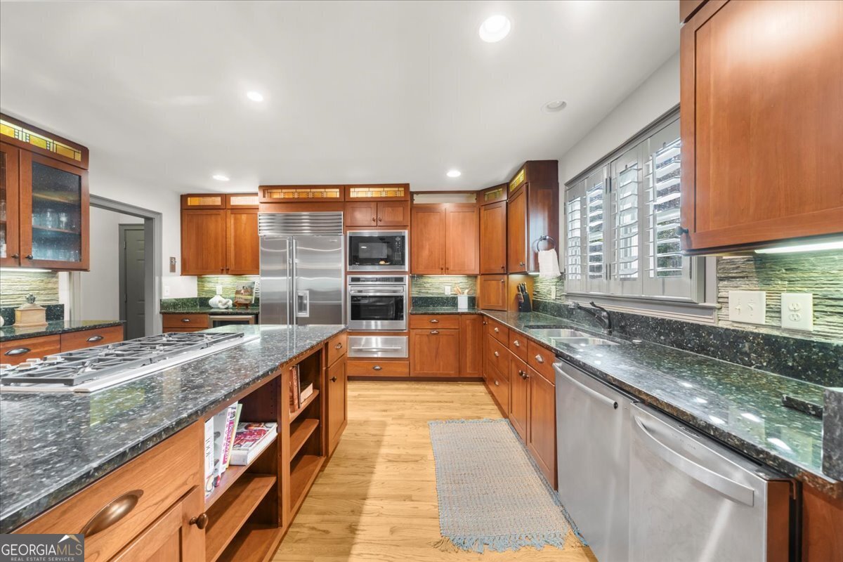 6402 Lakeview Drive Buford - 13