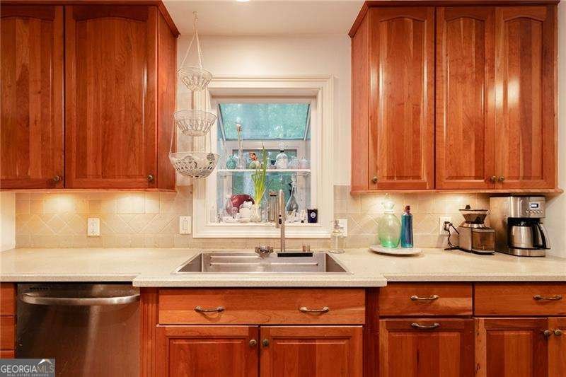 1114 Wind Hill Lane Marietta - 7