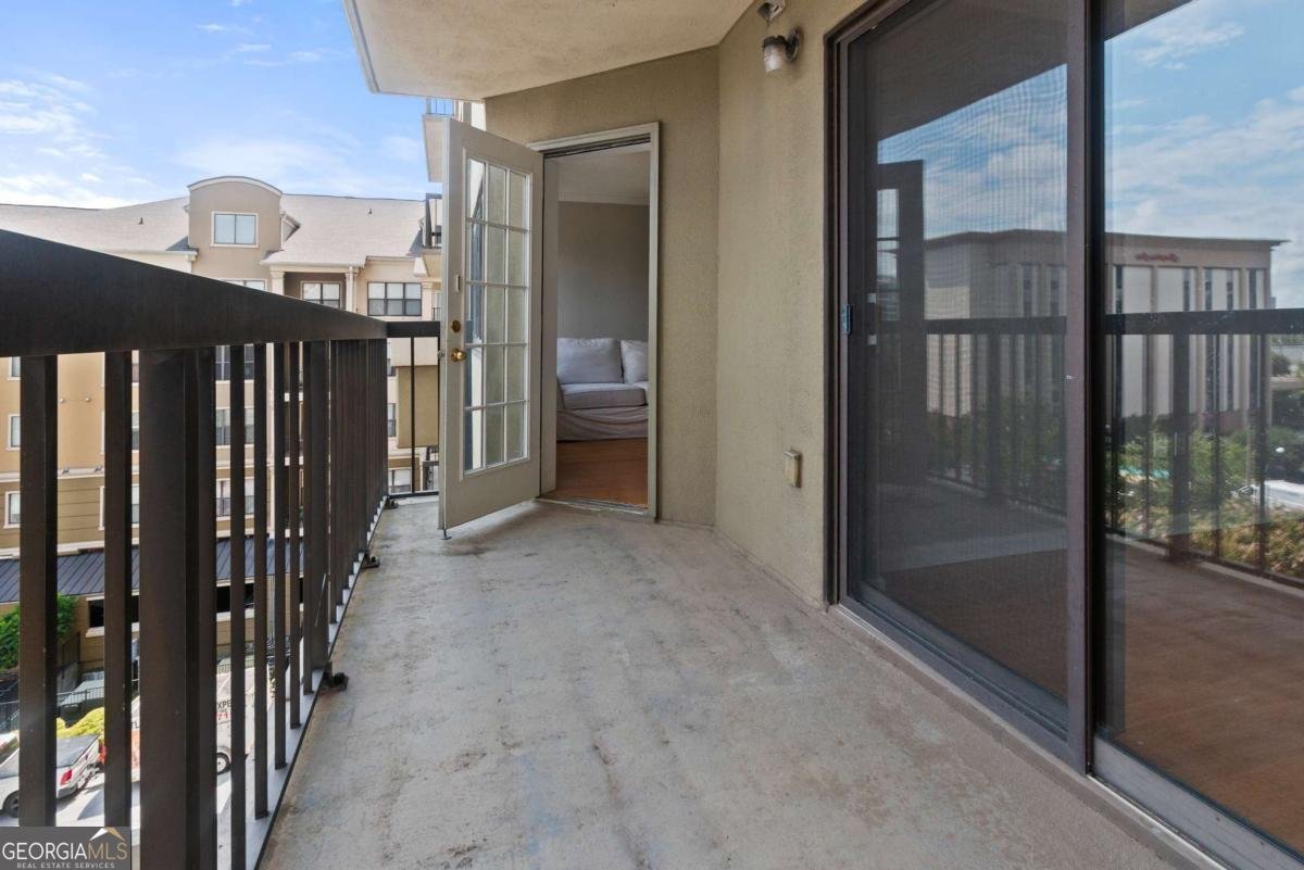 795 Hammond Drive Atlanta - 33