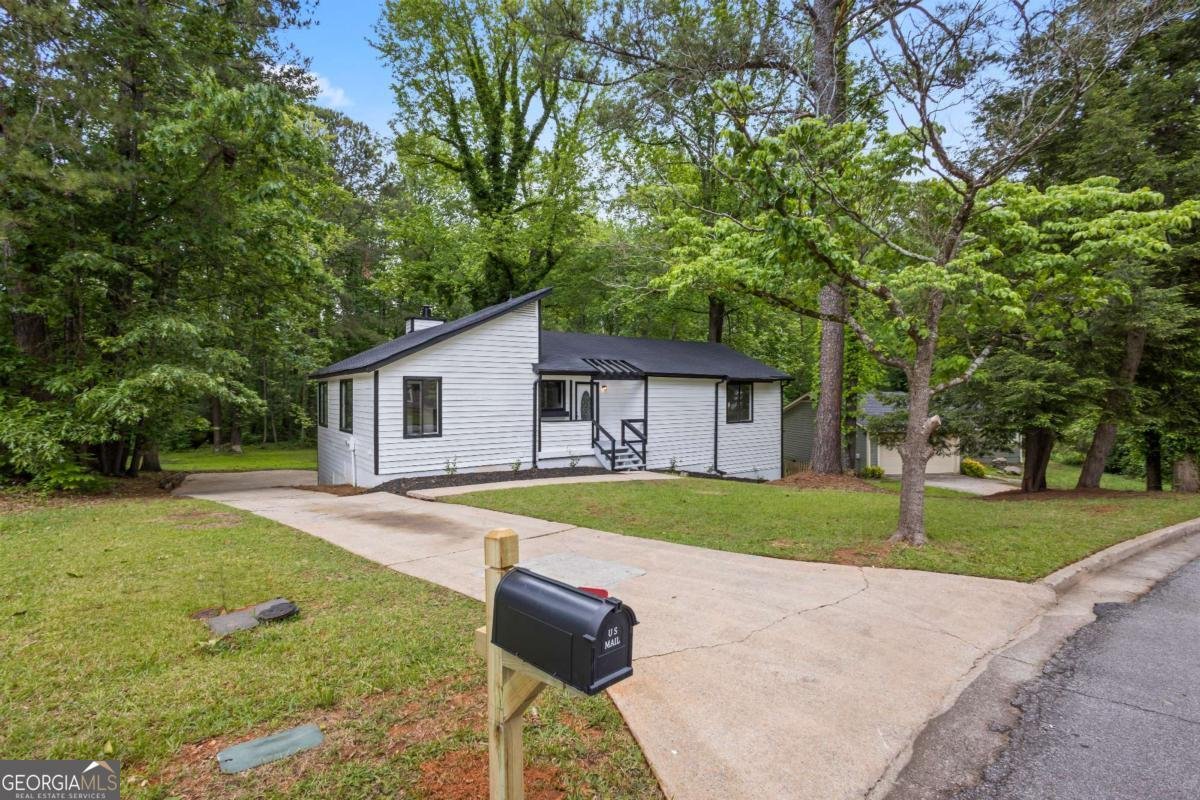 9438 Cedar Creek Place Douglasville - 32