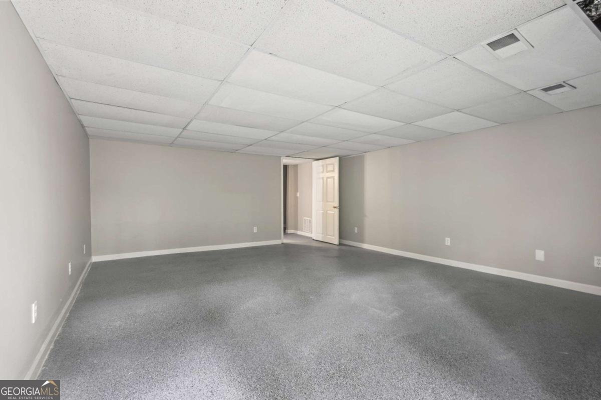 9438 Cedar Creek Place Douglasville - 33