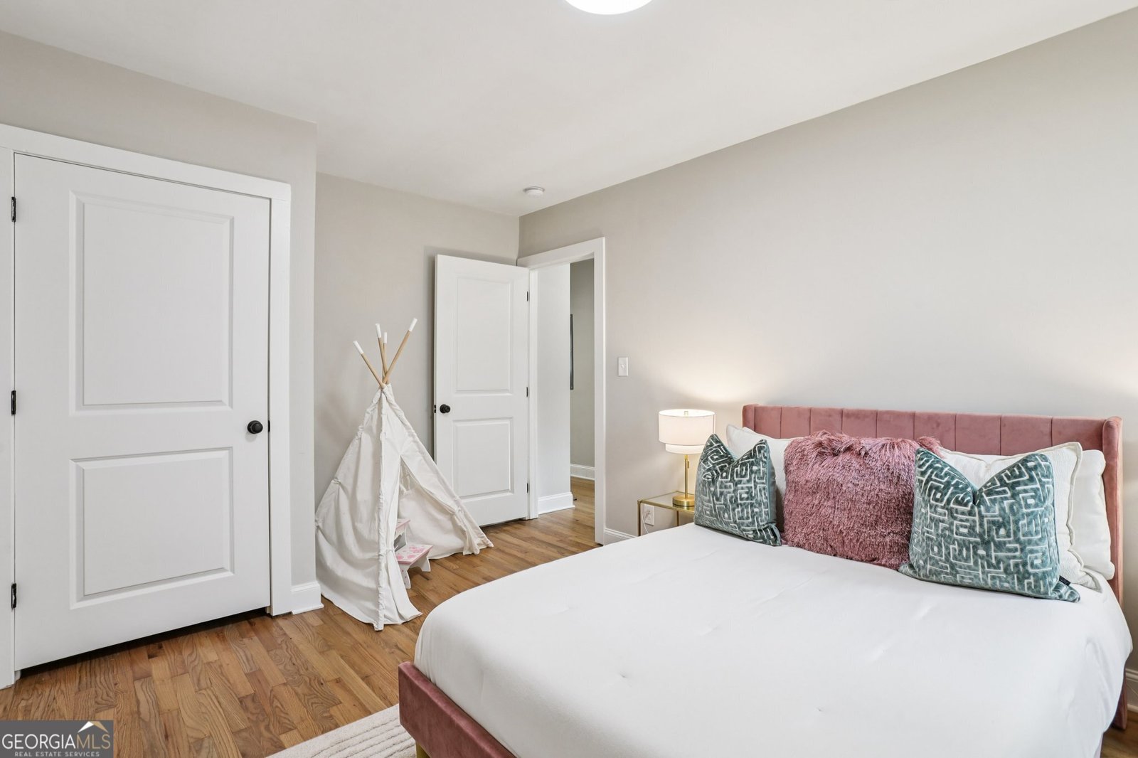 1234 Princess Avenue Atlanta - 4
