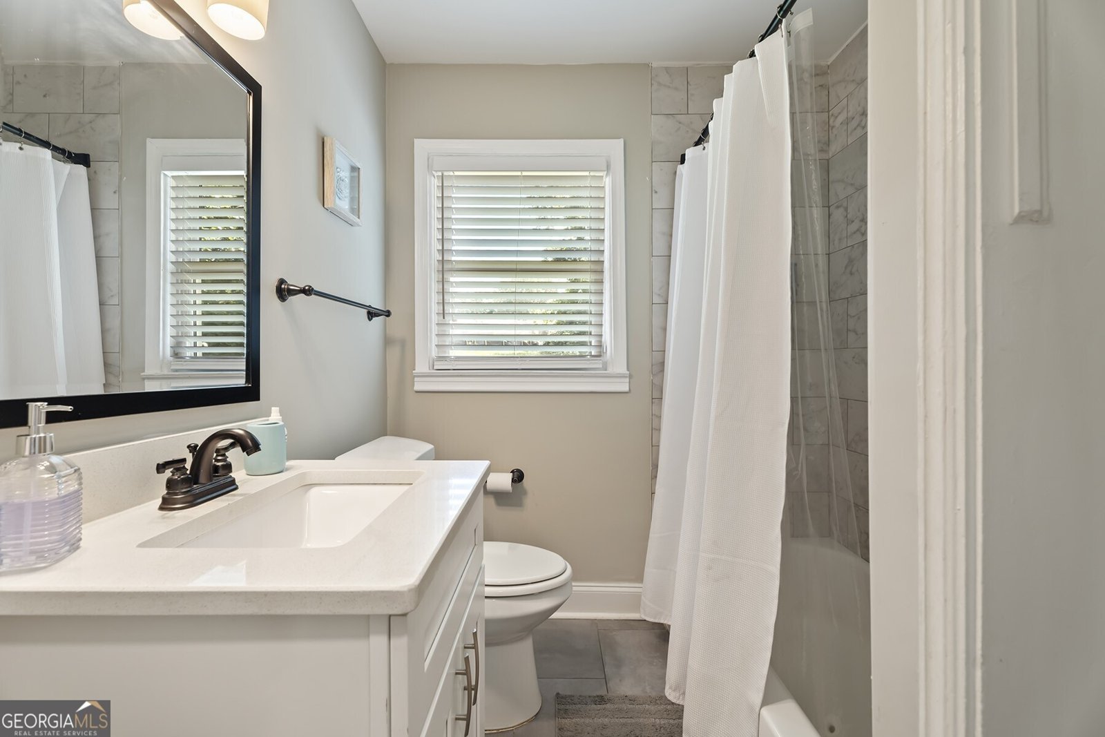 3182 Lake Avenue Atlanta - 22