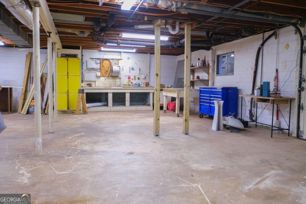1900 Holly Springs Road Marietta - 33