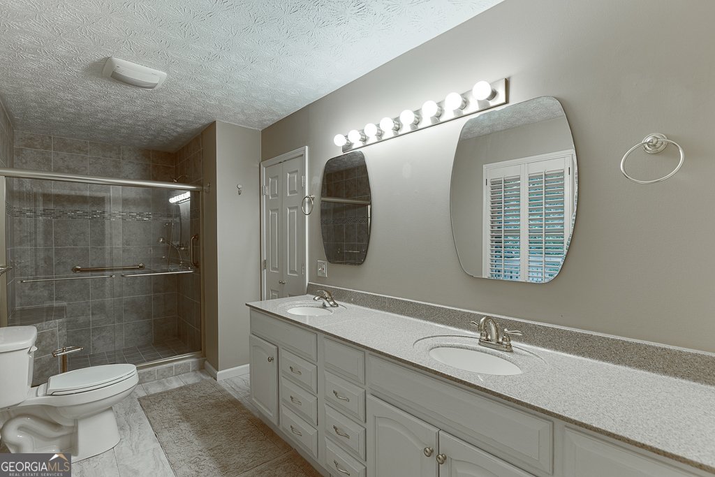 4442 Hidden Oaks Drive Flowery Branch - 40