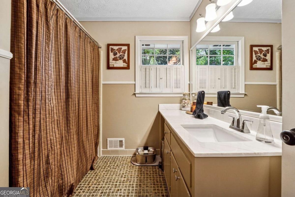 461 Little John Drive Lilburn - 21