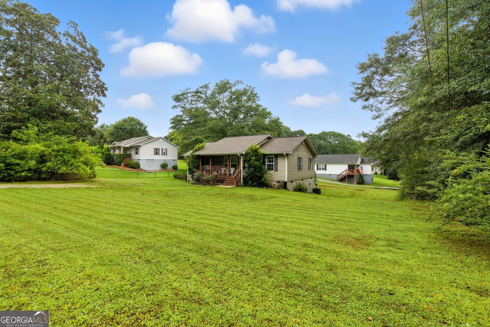551 Waters Street Clarkesville - 24