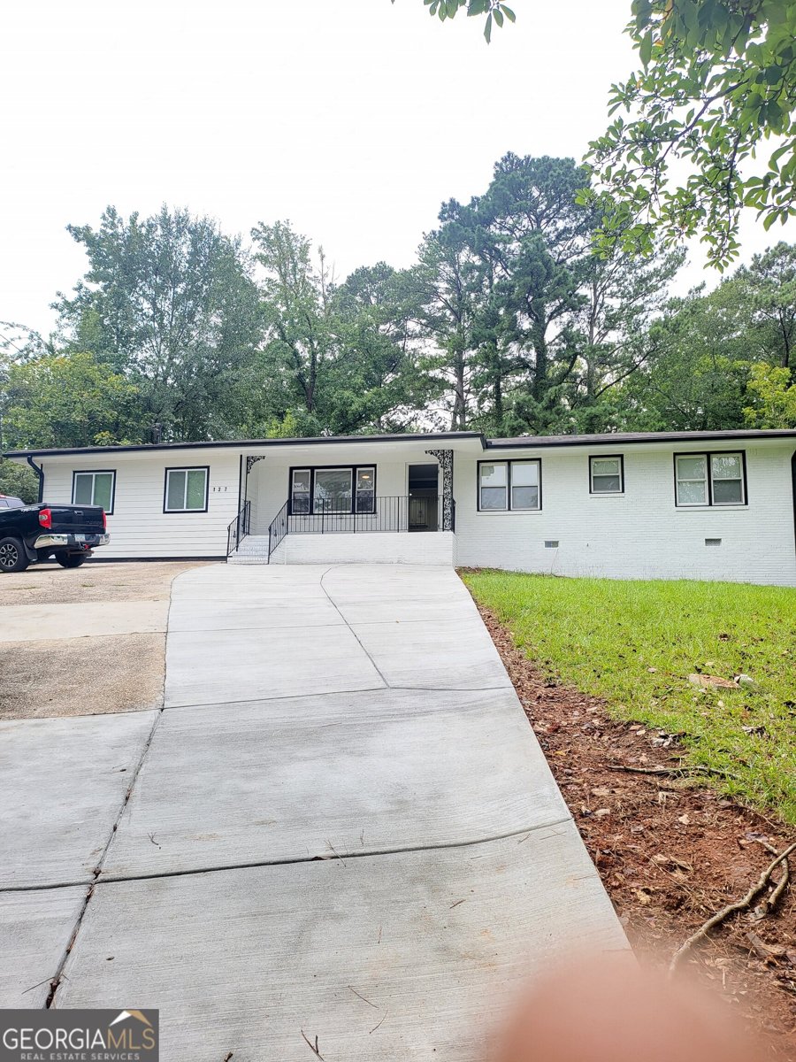 137 HILLCREST Drive Austell - 1