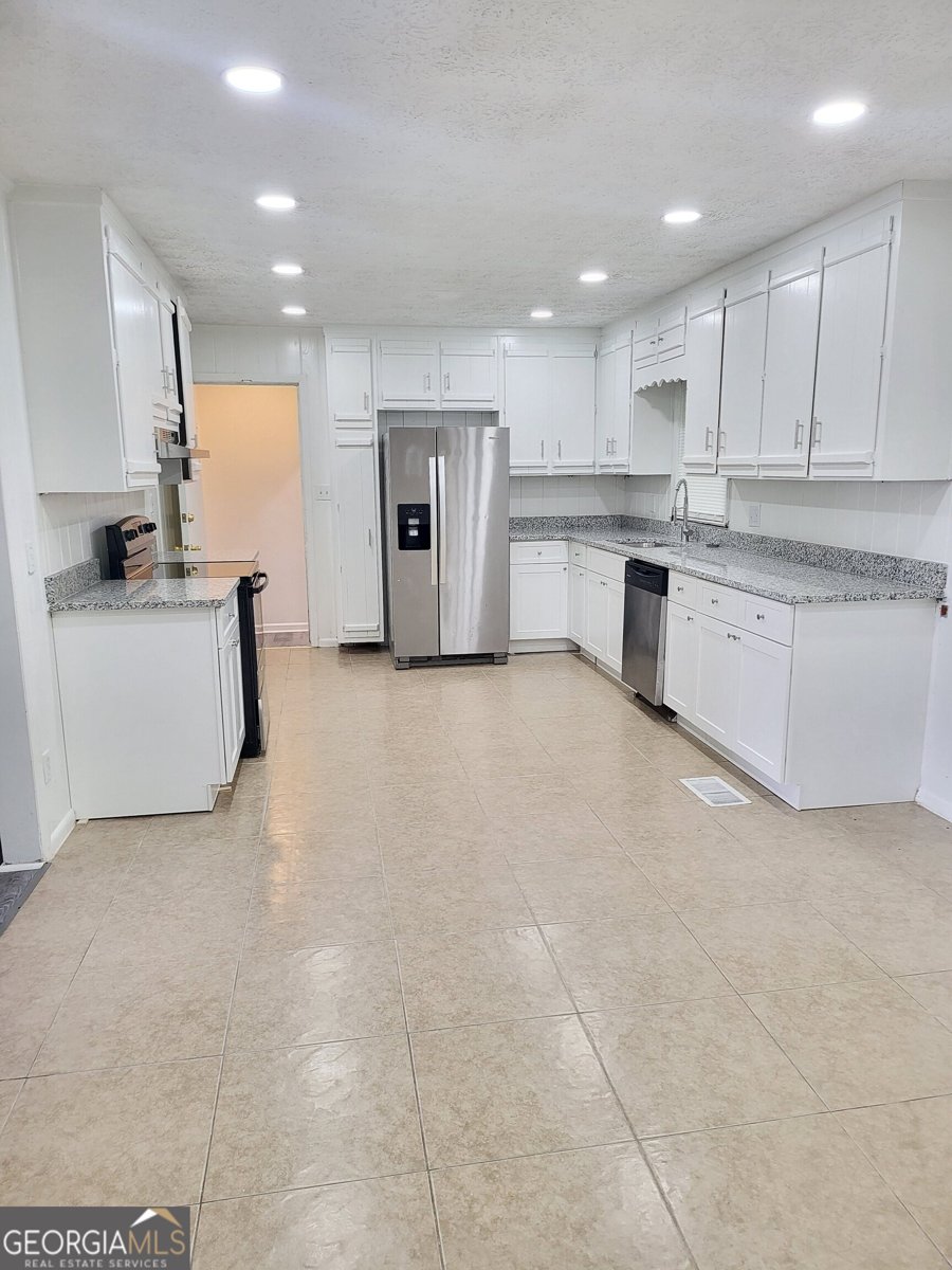 137 HILLCREST Drive Austell - 16