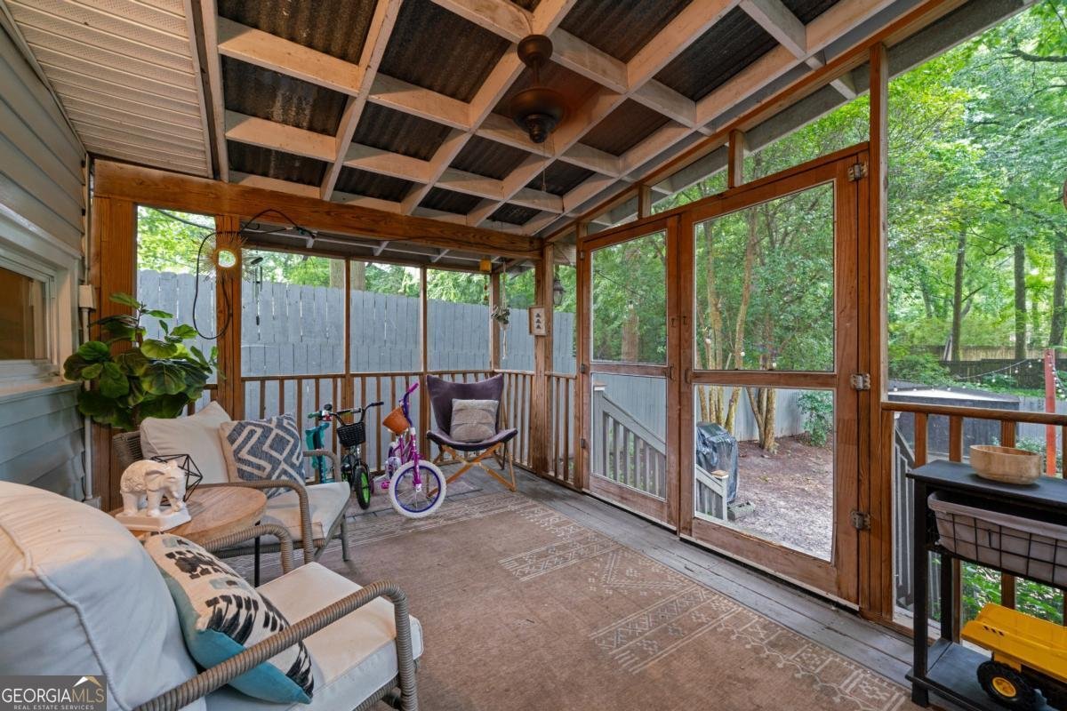 2152 Forrest Place Atlanta - 27