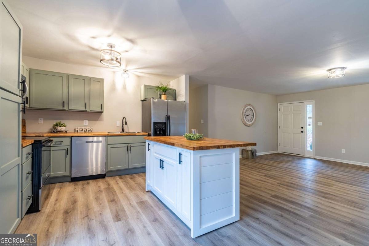 9 Woodberry Drive Silver Creek - 20