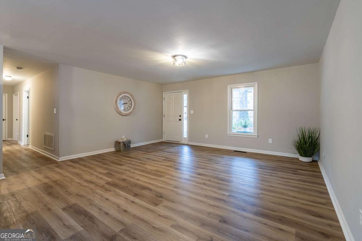 9 Woodberry Drive Silver Creek - 5