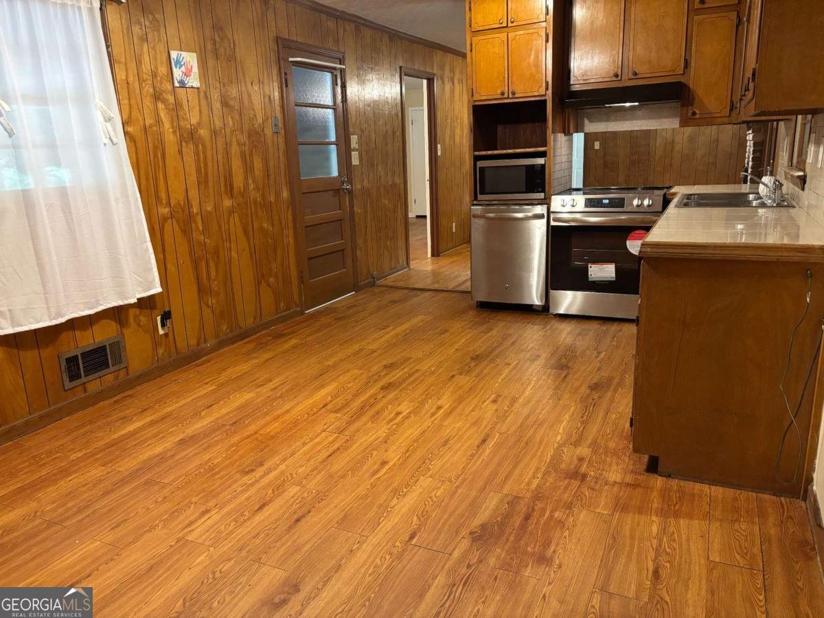 87 Valley Road Lawrenceville - 5