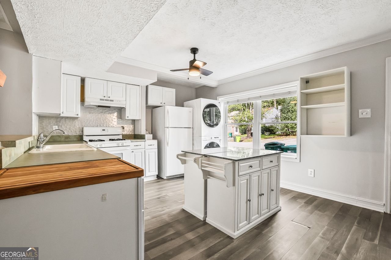 8846 LONG BEACH Circle Sandy Springs - 10