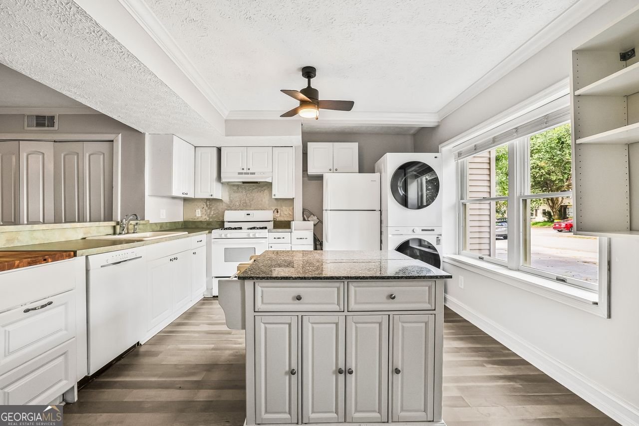 8846 LONG BEACH Circle Sandy Springs - 8