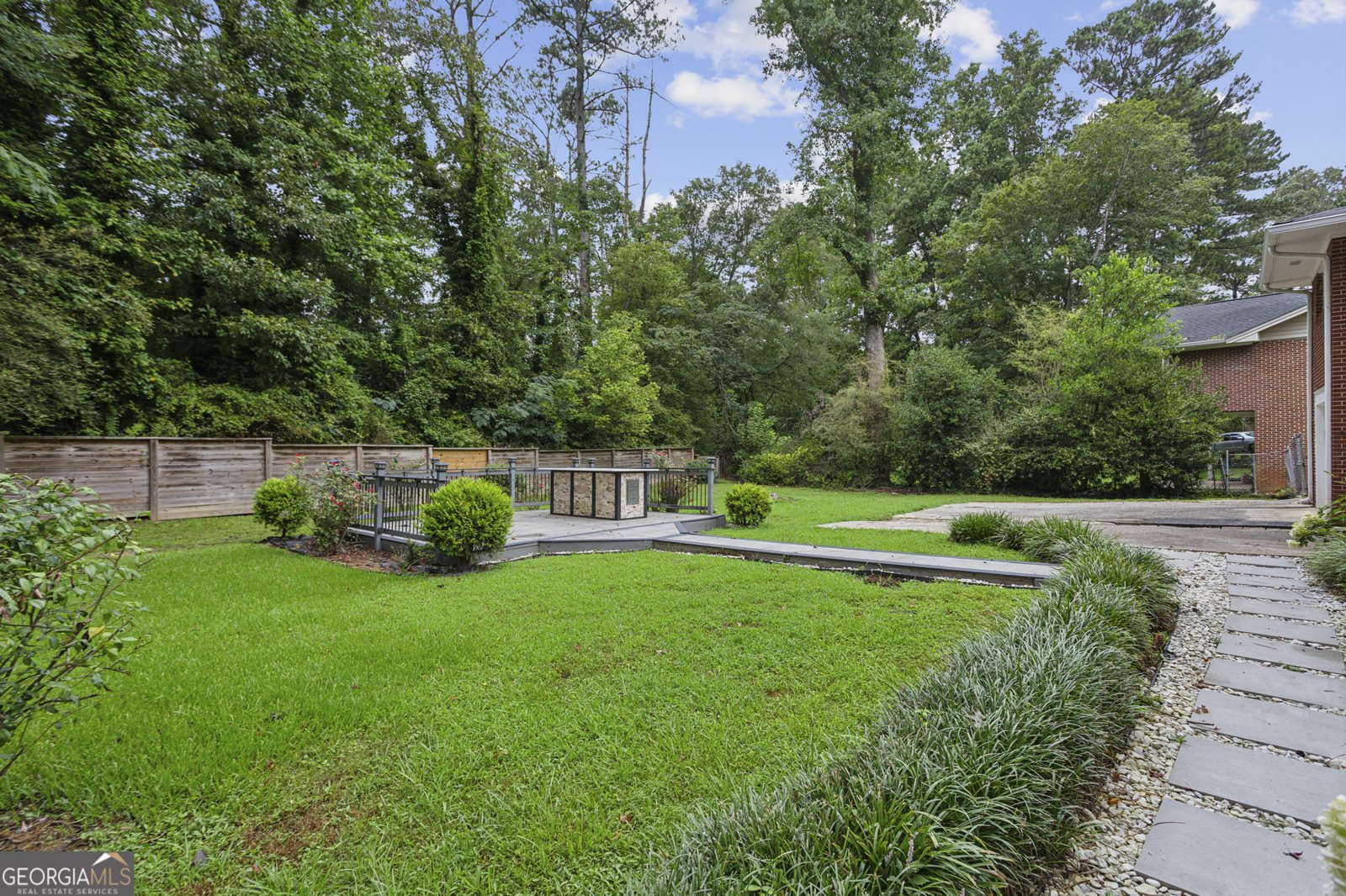 2221 Plantation Drive East Point - 24