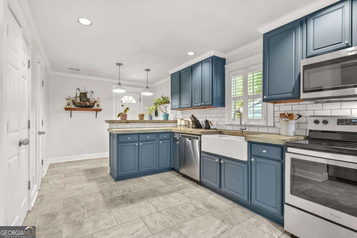 877 MCLENDON Drive Scottdale - 4