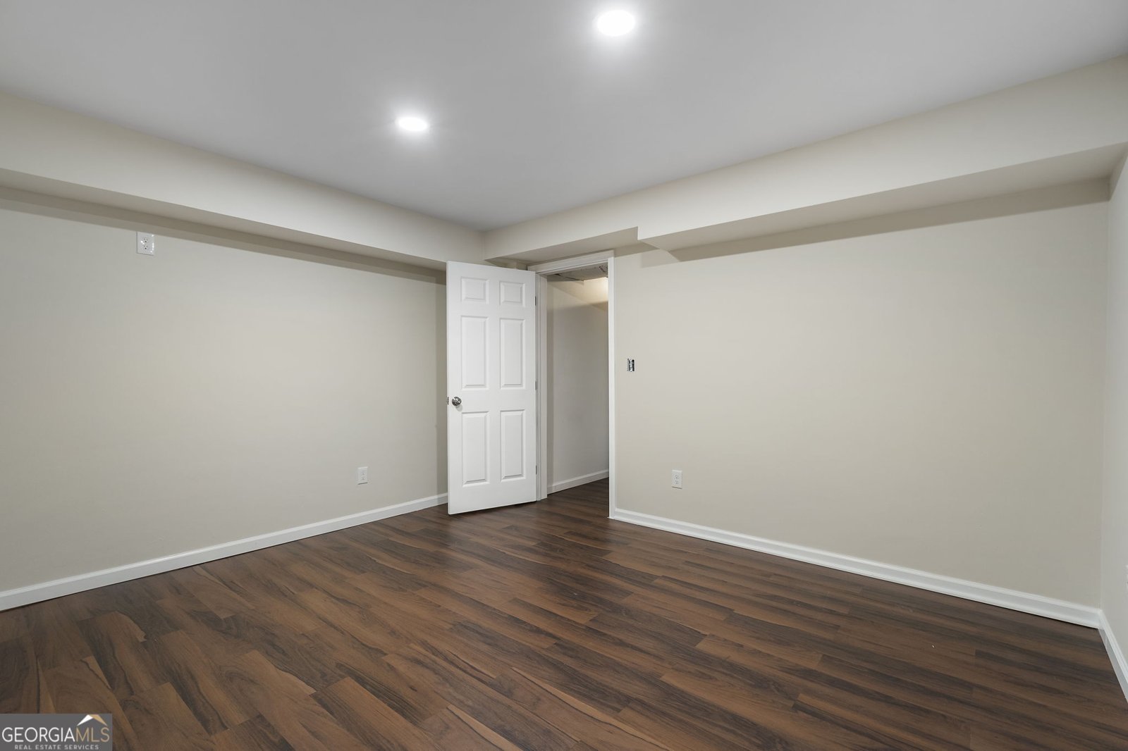 5826 Stonehaven Drive Kennesaw - 33