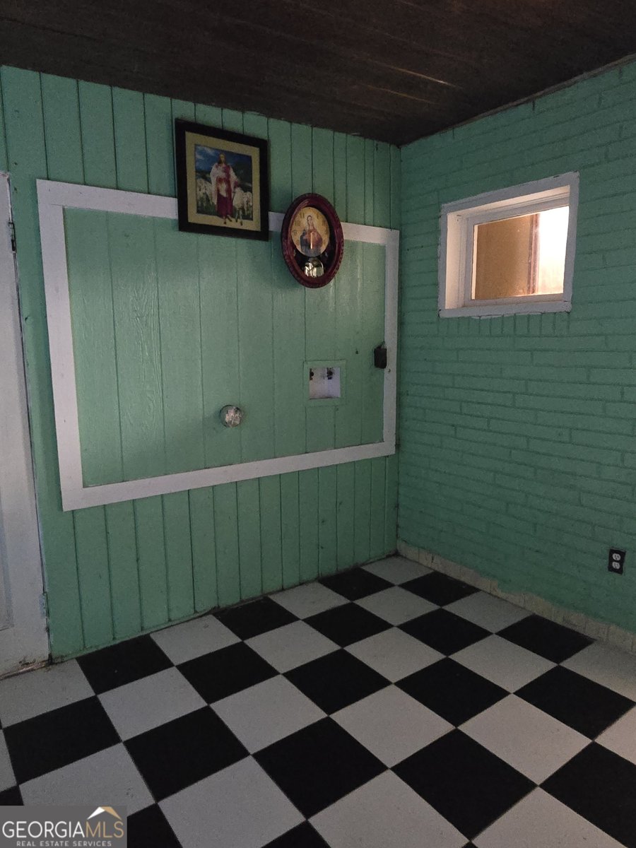 953 South Avenue Forest Park - 10