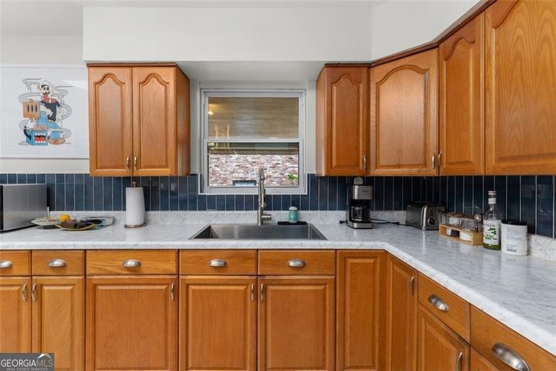 2171 EDGEMORE Drive Atlanta - 5