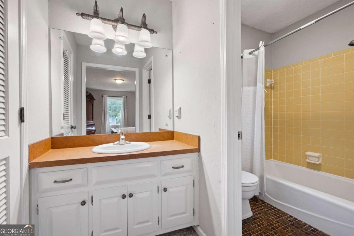 3225 Forest Creek Drive Marietta - 23