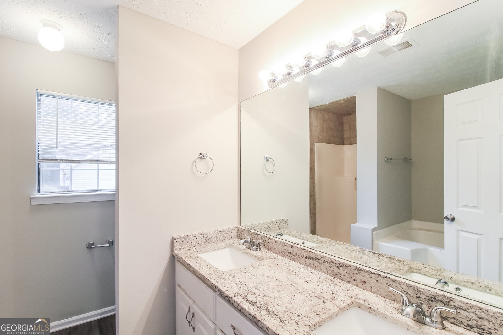 235 Mountain Way Covington - 11