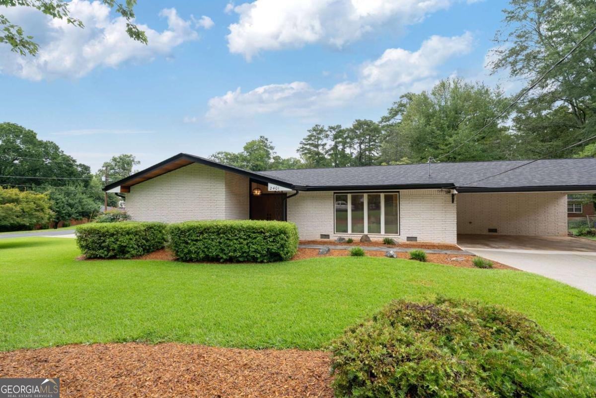 2401 Henderson Pines Court Tucker - 24