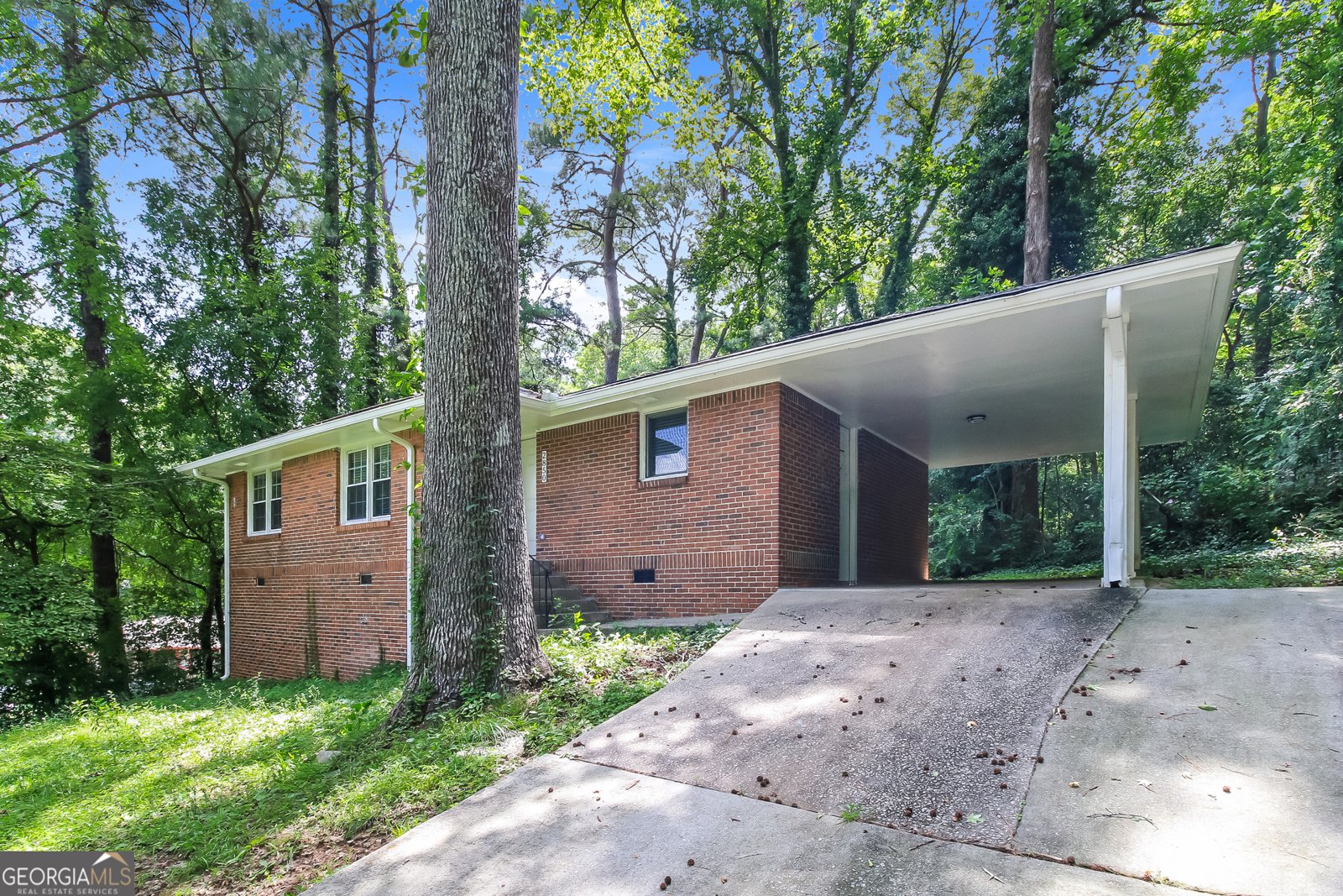 2850 Dearwood Drive Atlanta - 1