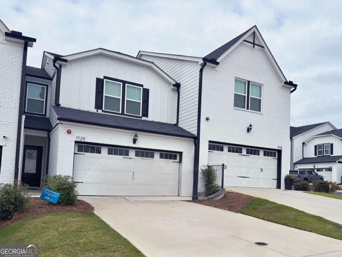 1729 HYSSOP Boulevard Mableton - 2