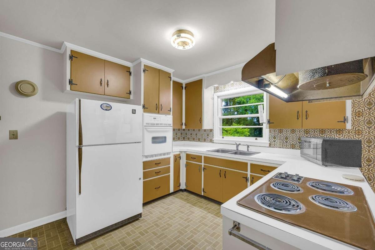 411 College Circle Athens - 11