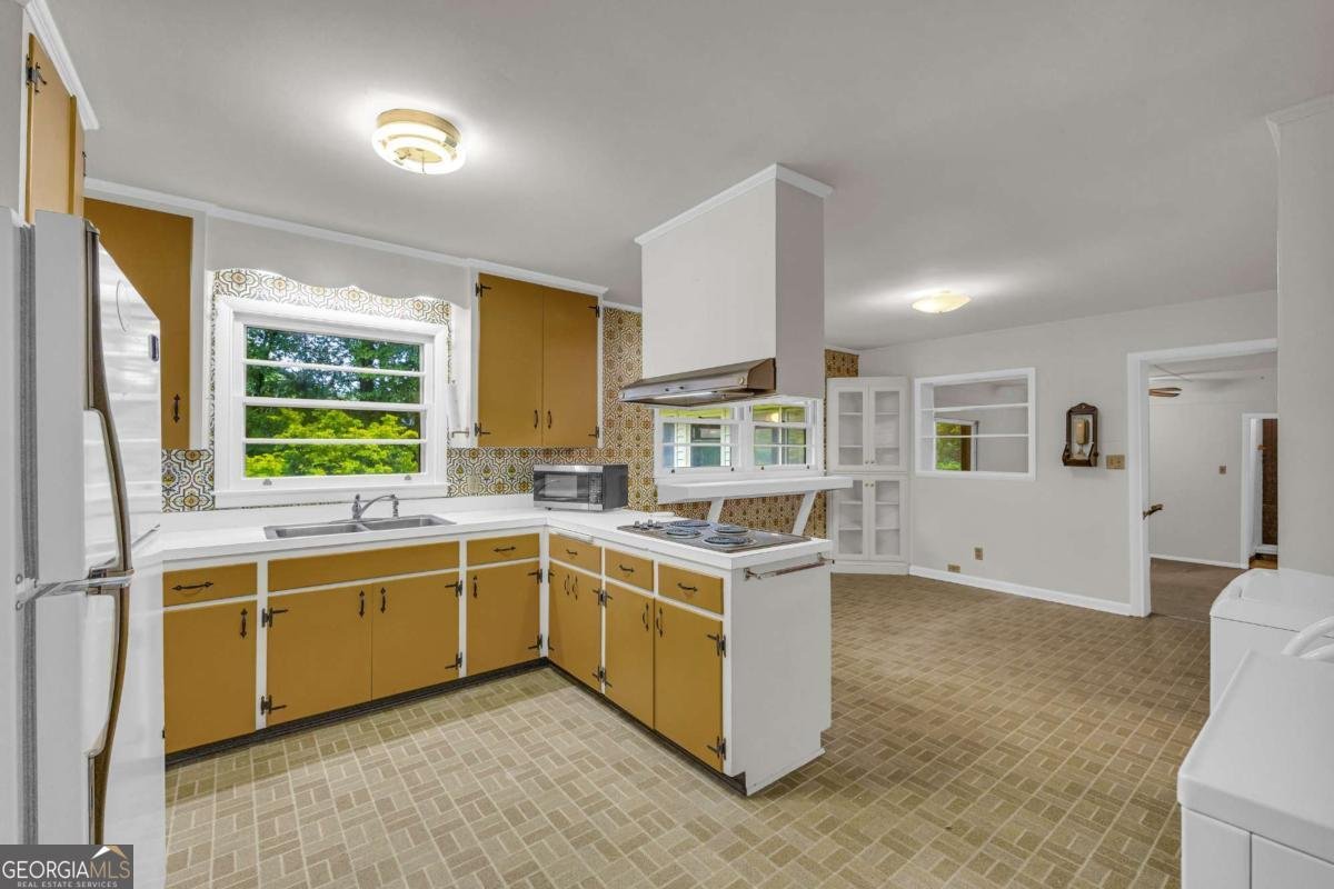 411 College Circle Athens - 12