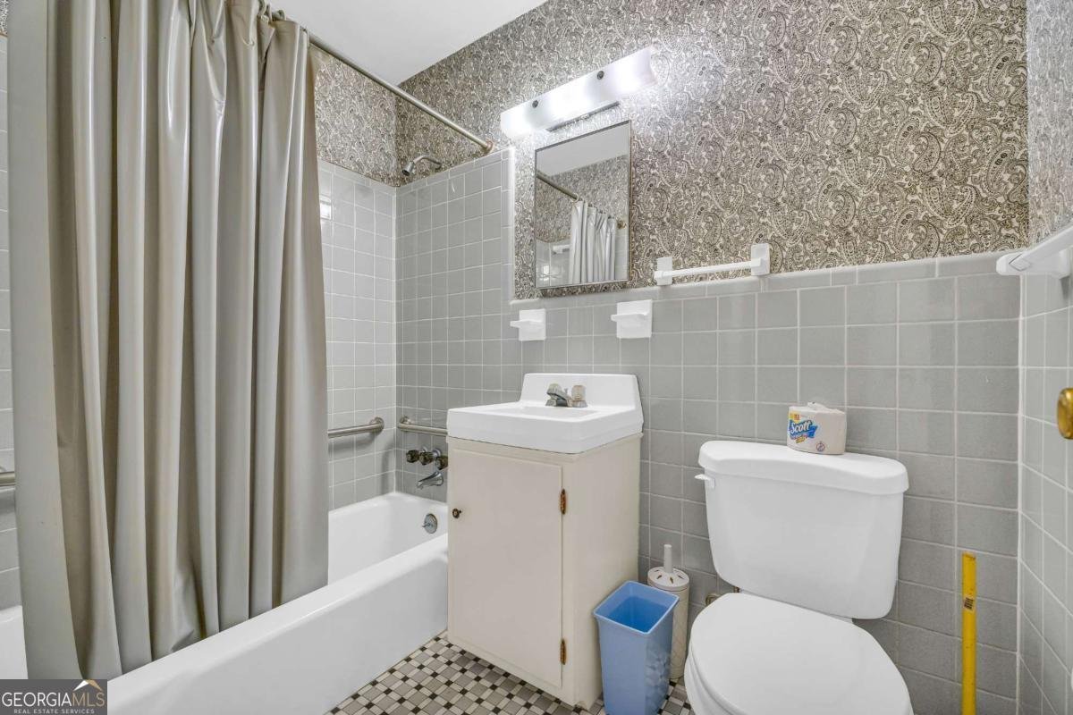 411 College Circle Athens - 26