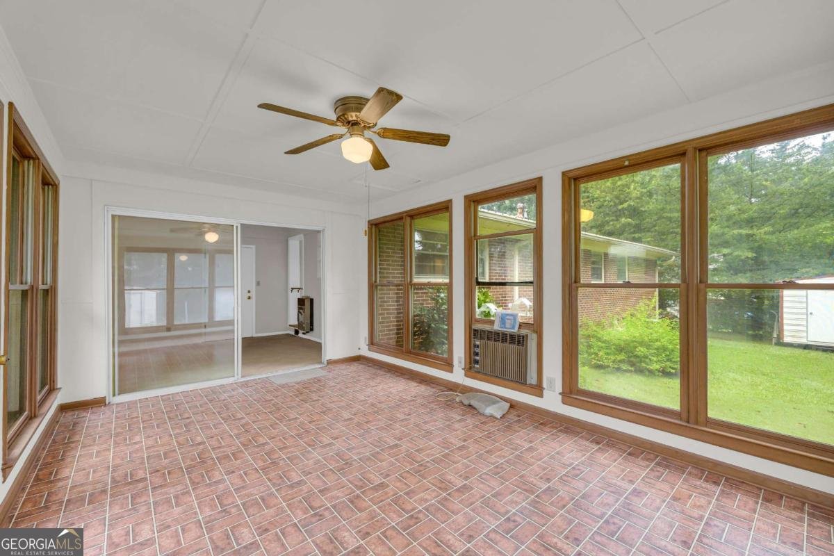 411 College Circle Athens - 32