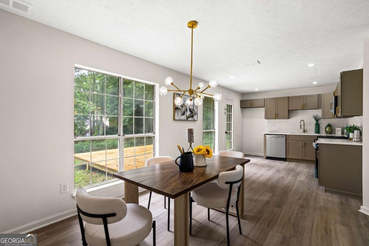 1481 Saint Dunstans Road Lithonia - 13