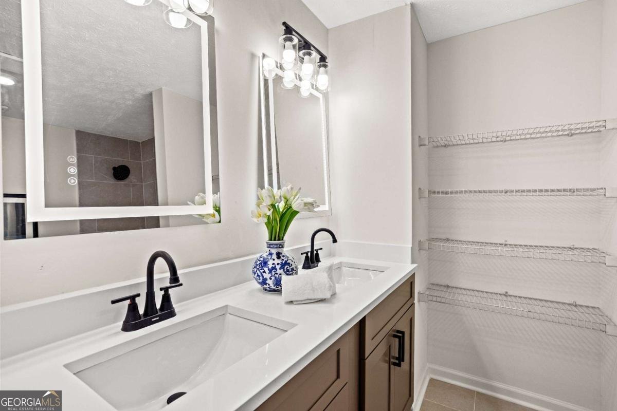 1481 Saint Dunstans Road Lithonia - 24