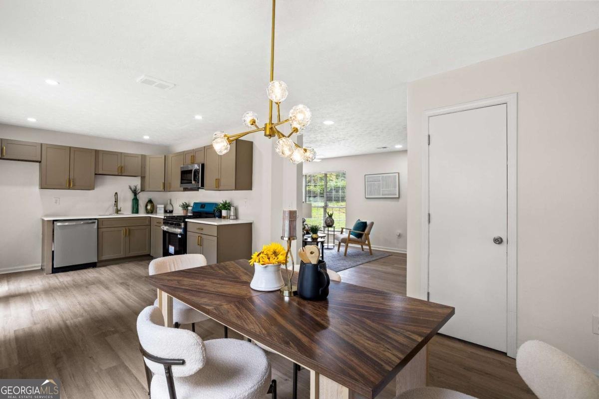1481 Saint Dunstans Road Lithonia - 8