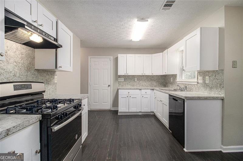 590 WATSON BAY Stone Mountain - 6